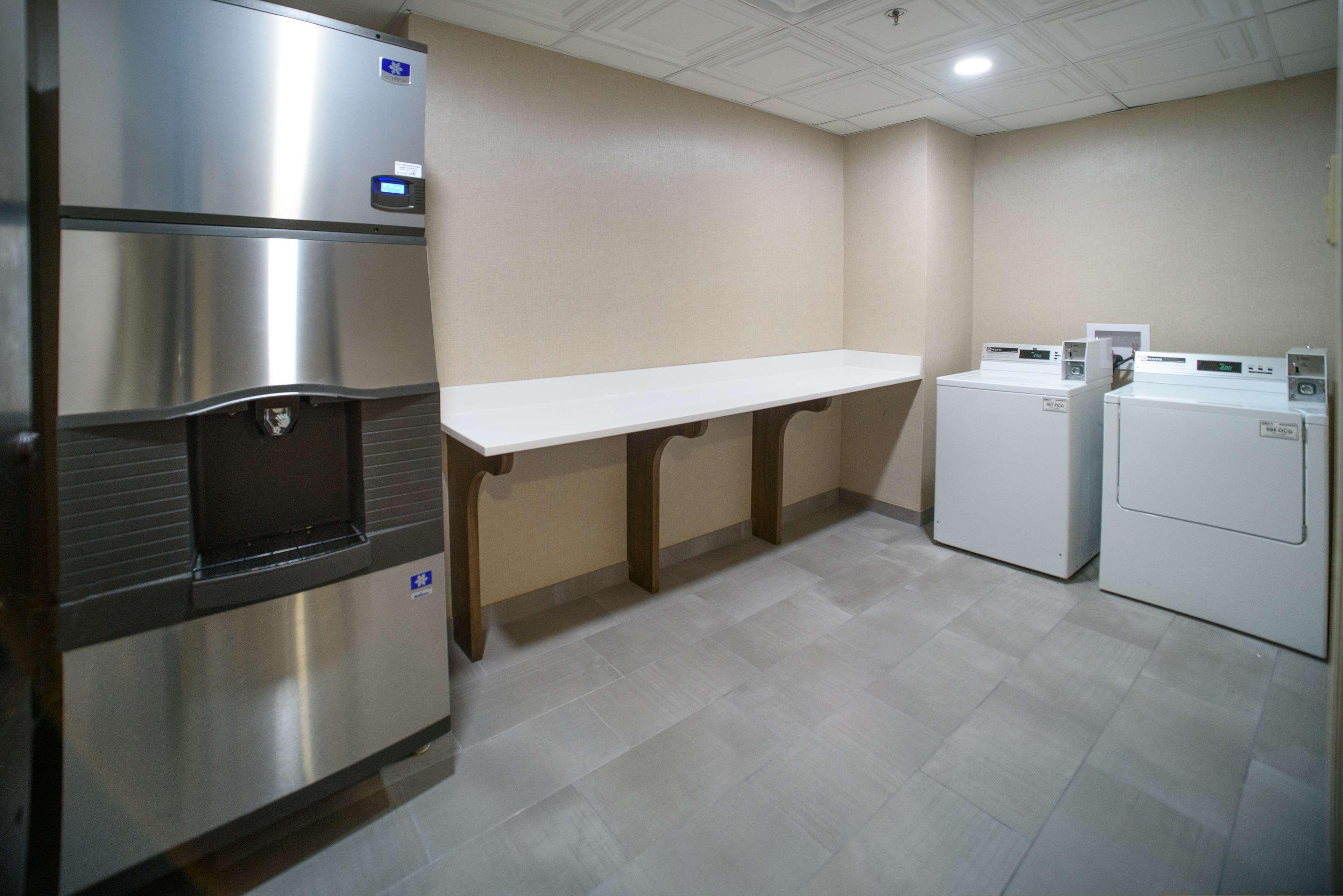 Hampton Inn Fayetteville Exterior photo