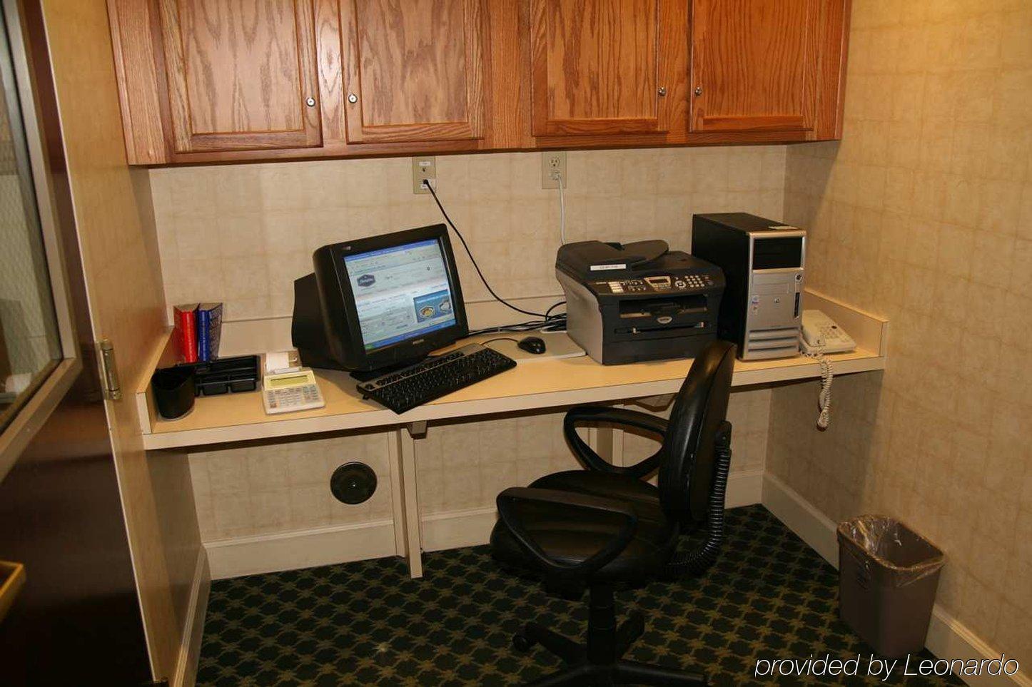 Hampton Inn Fayetteville Facilities photo