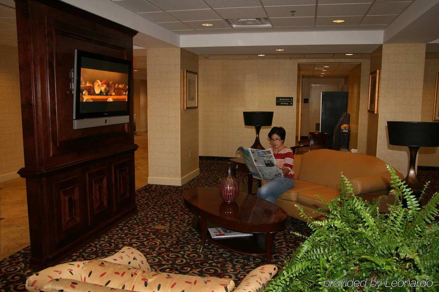 Hampton Inn Fayetteville Interior photo