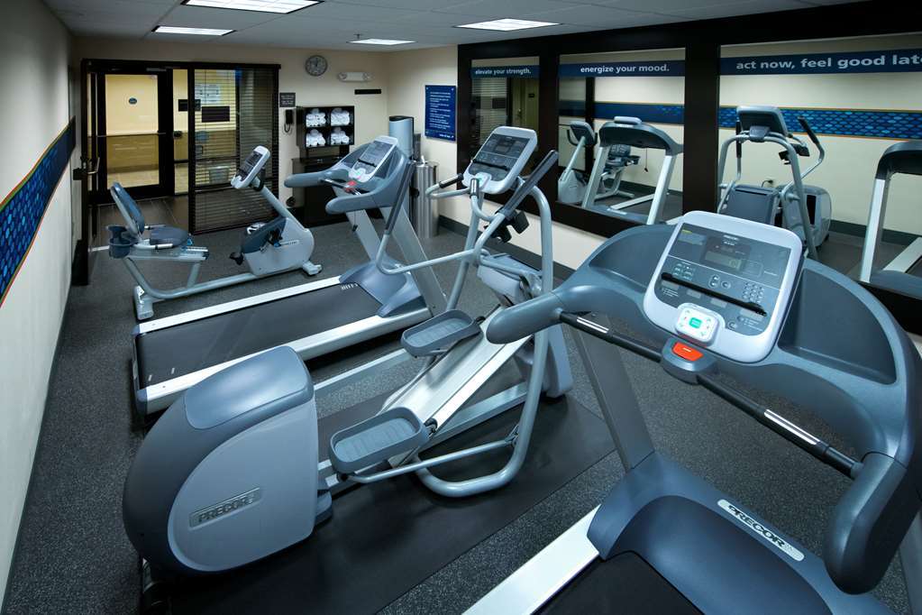 Hampton Inn Fayetteville Facilities photo
