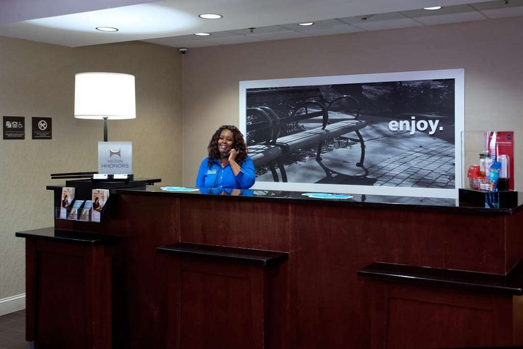 Hampton Inn Fayetteville Interior photo