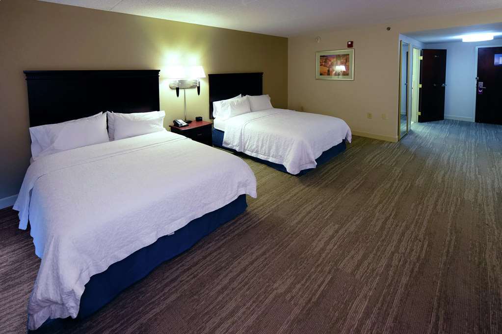 Hampton Inn Fayetteville Room photo
